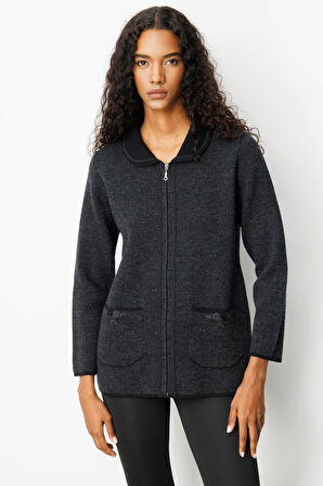 Kadın Polo Yaka Cebi Nakış İşlemeli Yün Hırka Siyah