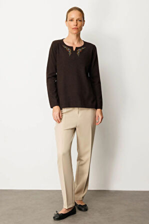 Kadın Sıfır Yaka Yaka Kenarı İşlemeli Yün Bluz K.Kahve