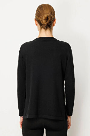 Kadın Sıfır Yaka Yaka Kenarı İşlemeli Yün Bluz Siyah