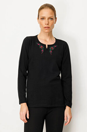 Kadın Sıfır Yaka Yaka Kenarı İşlemeli Yün Bluz Siyah