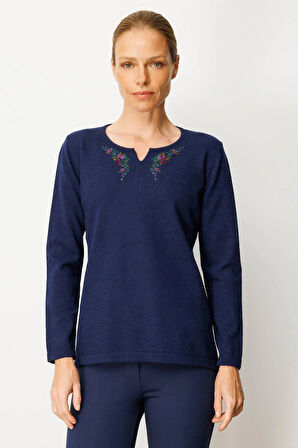 Kadın Sıfır Yaka Yaka Kenarı İşlemeli Yün Bluz Y.A Lacivert