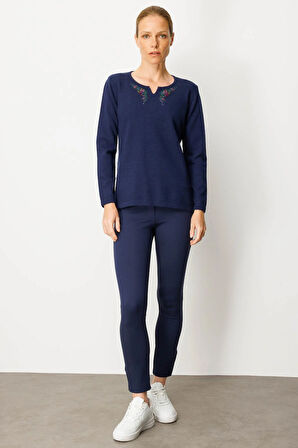 Kadın Sıfır Yaka Yaka Kenarı İşlemeli Yün Bluz Y.A Lacivert