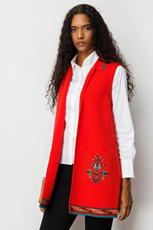 Kadın Polo Yaka Etek Ucu Kilim Desenli Uzun Yün Yelek Mercan