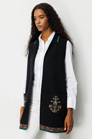 Kadın Polo Yaka Etek Ucu Kilim Desenli Uzun Yün Yelek Siyah