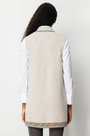 Kadın Polo Yaka Etek Ucu Kilim Desenli Uzun Yün Yelek V.Bej