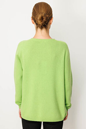 Kadın Sıfır Yaka Omuzu İşlemeli Yün Kazak A.E.Yeşili