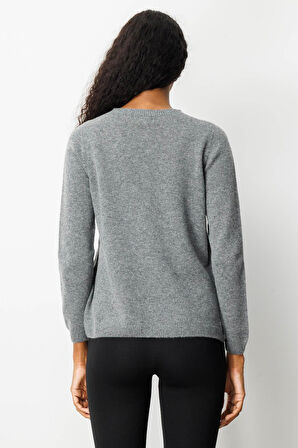 Kadın Sıfır Yaka Kartanesi İşlemeli Yün Kazak Füme