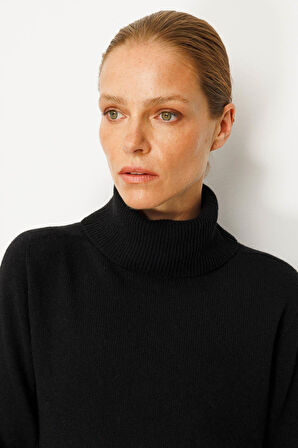 Kadın Tam Balıkçı Yaka Yanı Yırtmaçlı Yün Kazak Siyah