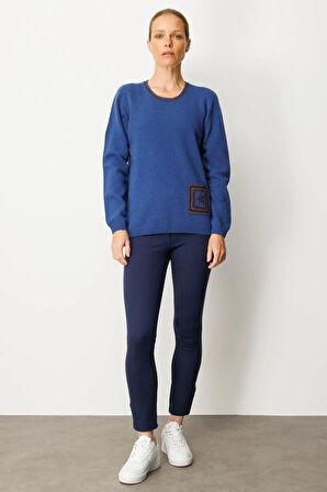 Kadın Sıfır Yaka Cebi ve Yakası Tığlamalı Yün Kazak Mavi