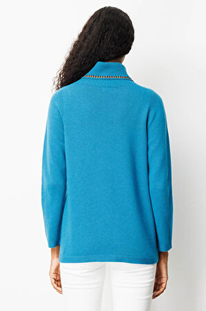 Kadın Degaje Yaka Cebi ve Yakası Tığlamalı Yün Kazak A.Petrol