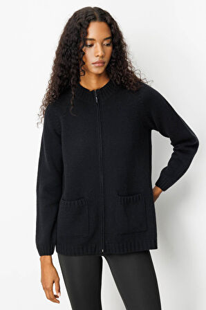 Kadın Dik Yaka Cepli Basic Yün Hırka Siyah