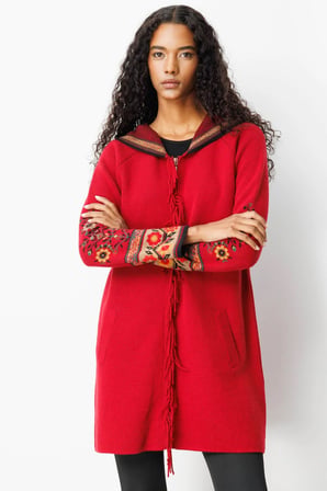 Kadın Kapüşonlu Kilim Jakarlı Püsküllü Yün Kaban K.Kırmızı