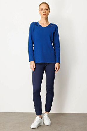 Kadın V Yaka Omuzları Boncuk İşlemeli Bluz K.Saks