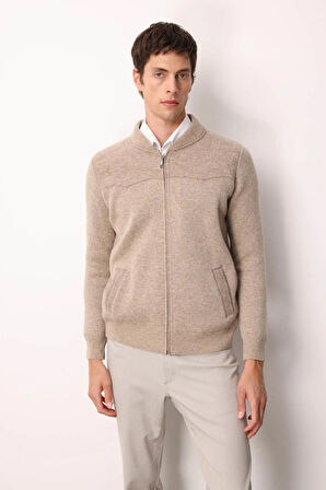 Erkek Hakim Yaka Göğsü ve Cebi Keçe Triko Yün Mont K.Bej