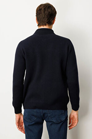 Erkek Hakim Yaka Göğsü ve Cebi Keçe Triko Yün Mont K.Lacivert