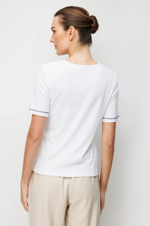 Kadın Sıfır Yaka Yakası ve Kolu İşlemeli Pamuklu Penye T-shirt Ekru