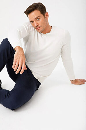 Erkek Basic V Yaka İnce Triko Kazak Kemik