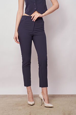 Kalın Kemerli Süs Cepli Bilek Boy Likralı Kumaş Pantolon-Laci