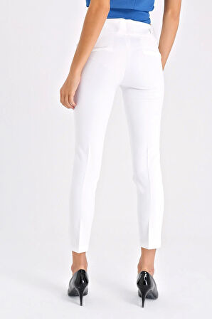 Kalın Kemerli Süs Cepli Bilek Boy Likralı Kumaş Pantolon-Krem