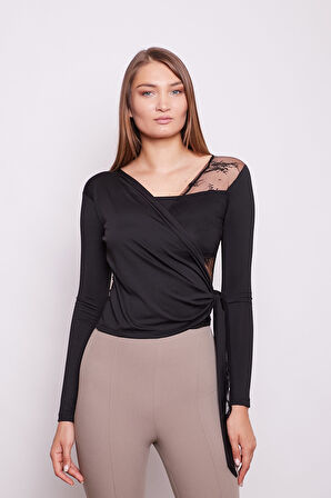 Dantel Detaylı Anvelop Kruvaze Uzun Kol Likralı Bluz-Siyah