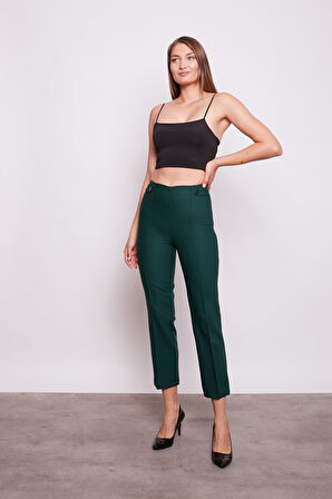 	Kadın Yüksek Bel Önü Dikişli Beli Apoletli Düğmeli Boru Paça Kumaş Pantolon -Zümrüt 