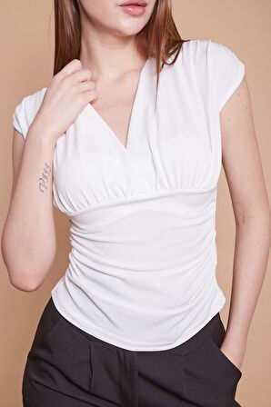 Likralı Krep Kumaş Kruvaze Düşük Omuz Büzgülü Body Bluz-Krem