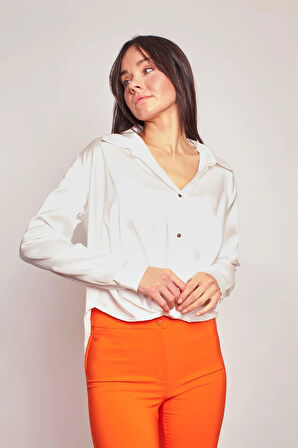 Likrasız Saten Kumaş Yakalı Önü Pileli Uzun Kol Gömlek-Krem