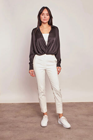 Likrasız Saten Kumaş Yakalı Önü Pileli Uzun Kol Gömlek-Siyah