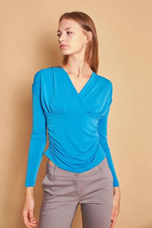 Likralı Krep Kumaş Anvelop Kruvaze Önü Omuzu Büzgülü Uzun Kol Body Bluz-Mavi