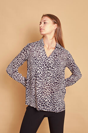 Desenli Yakalı Önü Pileli Aksesuarlı Uzun Kol Likrasız Şık Kumaş Rahat Kesim Bluz-Bej Leopar
