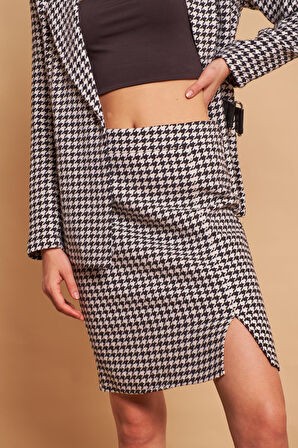 Astarlı Kalın Tüvit Kumaş Yüksek Bel Yırtmaçlı Diz Altı Kalem Etek-Siyah Kazayağı