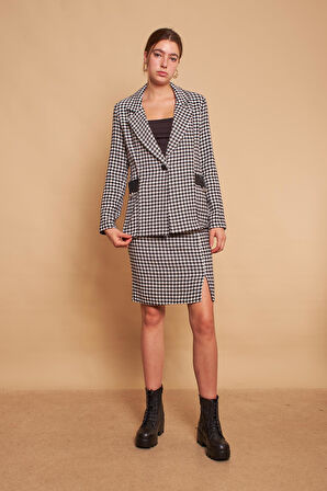 Pamuklu Kalın Tüvit Kumaş Desenli Aksesuar Detaylı Blazer  Ceket(Metal Aksesuar Çıkabilir)-Siyah Kazayağı