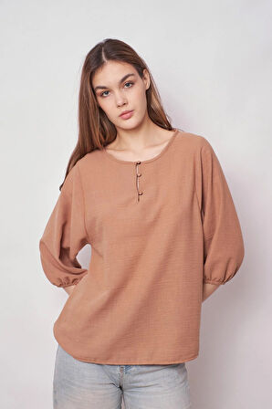 Kadın Keten Geniş Sıfır Yaka Yakası Düğmeli Kolları Lastikli Bluz -Camel 
