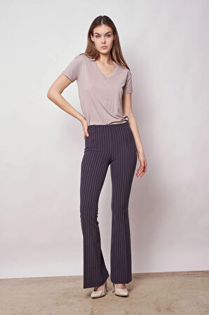 Yüksek Bel Çizgili Ön Arka Dikişili İspanyol Paça Hafif Likralı Kumaş Tayt Pantolon-Lacivert Çizgi