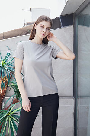 Kadın Sıfır Yaka Kırışmaz Span Karışımlı Şık Kısa Kol Likralı T-shirt Bluz-Gri 