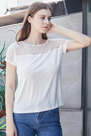 Kadın Likralı Krep Kumaş Puanlı Tül Detaylı Kayık Yaka Düşük Omuzlu Bluz-Krem