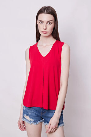 Likralı Viscon V Yaka Kolsuz Önü Pileli Rahat Kesim Bluz-Kırmızı