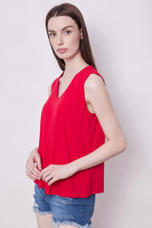 Likralı Viscon V Yaka Kolsuz Önü Pileli Rahat Kesim Bluz-Kırmızı