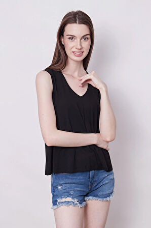 Likralı Viscon V Yaka Kolsuz Önü Pileli Rahat Kesim Bluz-Siyah