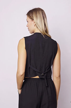 Kadın Likrasız Keten Görünümlü  Arkası D Tokalı Kısa Hafif Rahat Kesim Yelek-Siyah