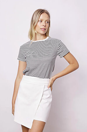 Kadın Pamuklu Hafif Likralı Kalın Kumaş Yüksek Bel Ara Boy Şort Etek-Krem 