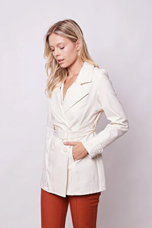 Kadın Kruvaze Anvelop Kemerli Hafif Likralı Kumaş Trençkot Ceket-Krem