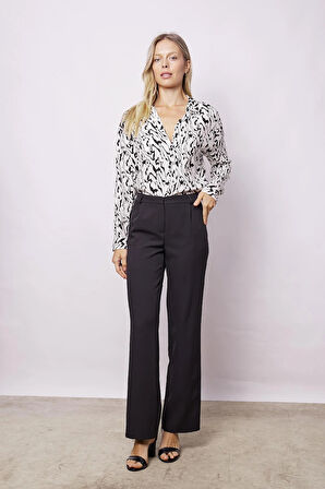 Kadın Likrasız Viskon Vual Desenli Yakalı Düşük Omuzlu Uzun Kol Şık Gömlek-Krem Desen