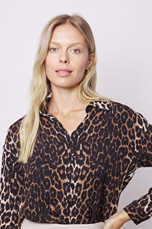 Kadın Likrasız Viskon Vual Desenli Yakalı Düşük Omuzlu Uzun Kol Şık Gömlek-Leopar