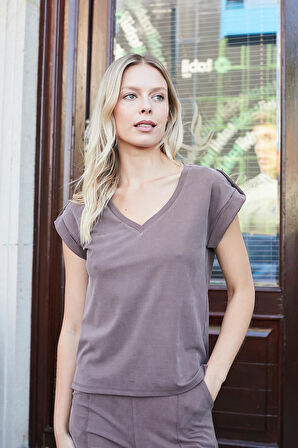 Kadın Modal İpeksi Likralı Kumaş V Yaka Duble Kollu Apoletli Yanları Yırtmaçlı T-shirt Bluz-Kahve