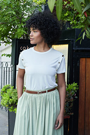 Kadın Kaliteli Modal Kumaş Sıfır Yaka Düğme Aksesuarlı Kısa Kol T-shirt Bluz-Krem