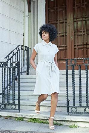 Kadın İpeksi Modal Kumaş Yakalı Düşük Omuzlu Diz Altı Kuşaklı Düğmeli Elbise-Taş