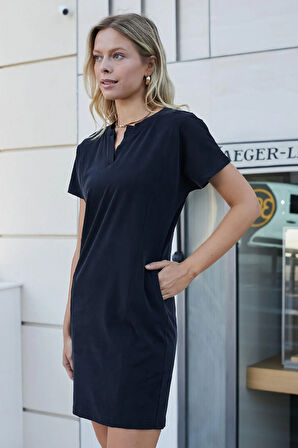 Kadın Modal İpeksi Hafif Esnek Kumaş Geniş Sıfır Yaka Patlı Düşük Omuzlu Yan Cepli Diz Boy Elbise-Siyah