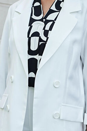 Kadın İpeksi Dokulu Modal Kumaş Yakalı Cep Kapaklı Oversize Salaş Blazer Ceket-Beyaz