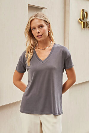 Kadın İpeksi Modal Penye Esnek Kumaş V Yaka Düşük Omuzlu Kısa Kol T-shirt Bluz-Antrasit 